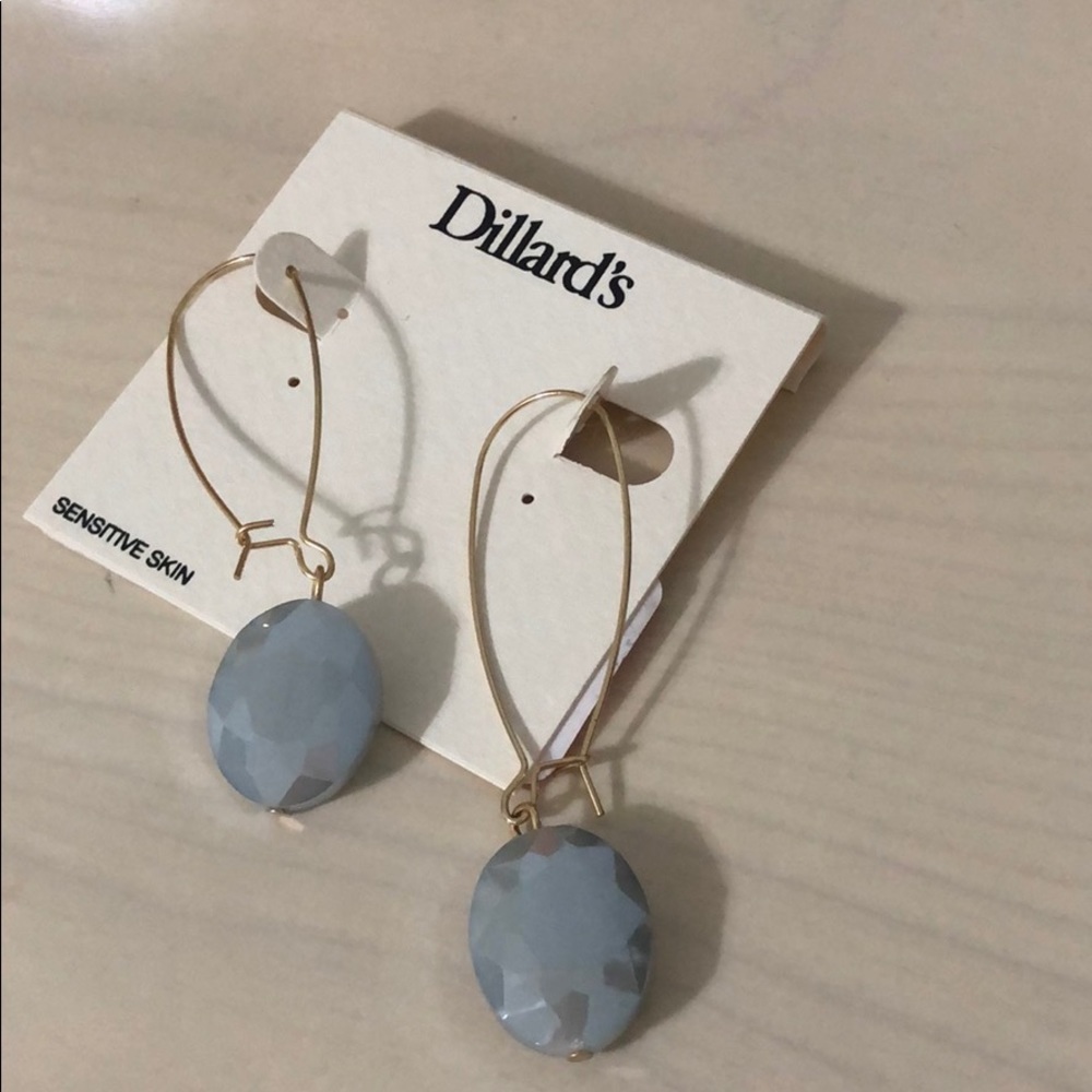NWT Dillard’s Blue Gray Drop Earrings 😍